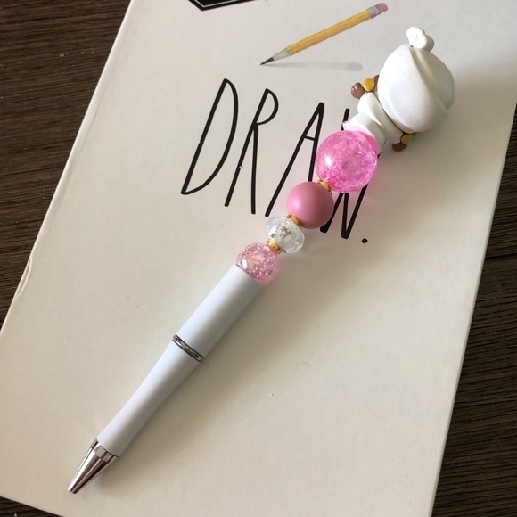 Disney Doorables: The Princess and The Frog: Mama Odie handmade beaded pen - Picture 3 of 3